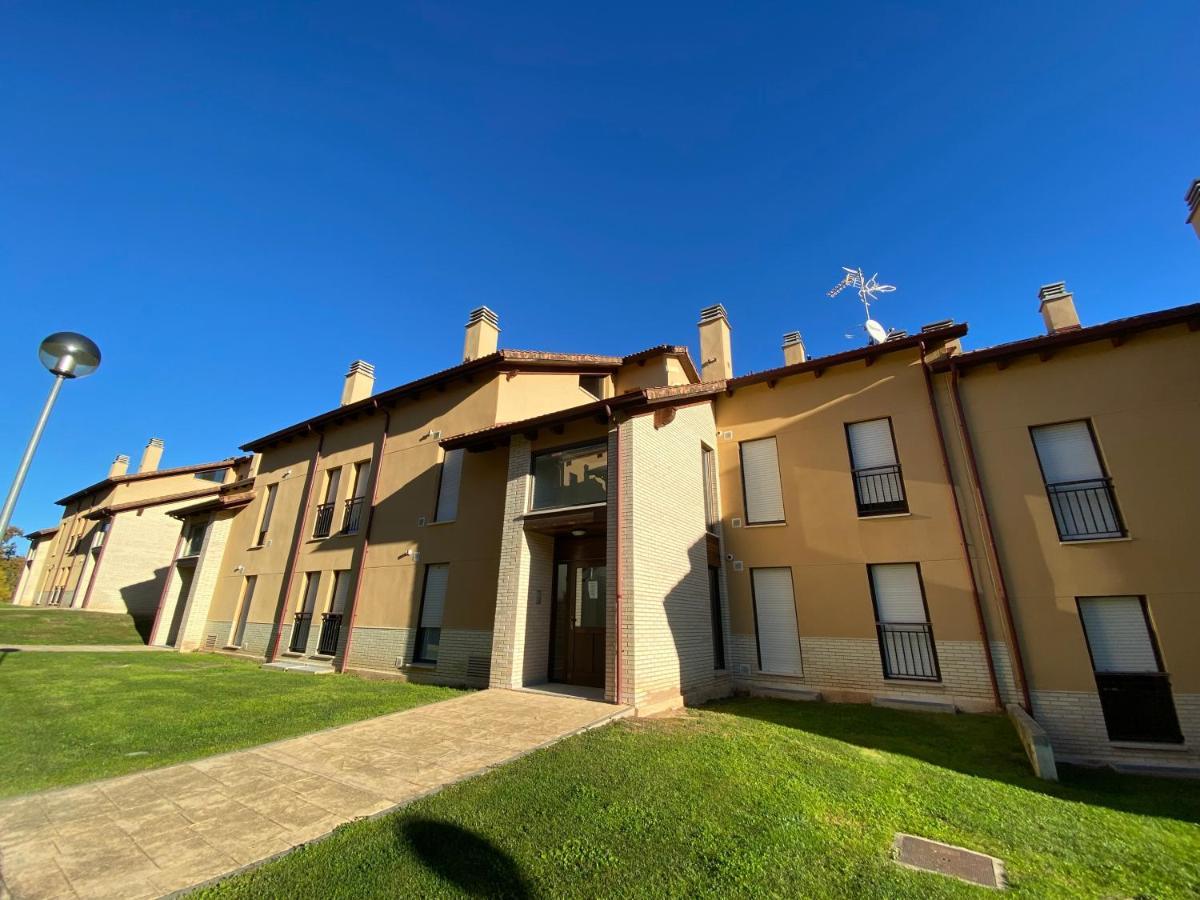 Appartement Duplex Campo De Golf à Sojuela Extérieur photo